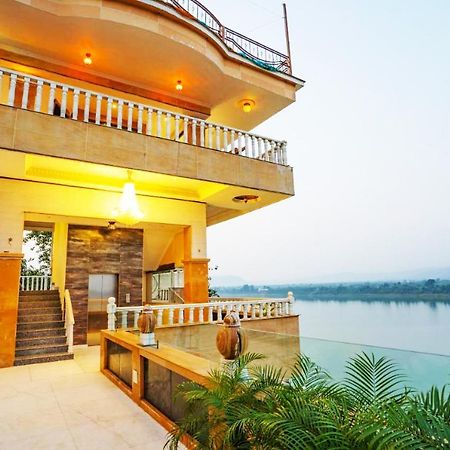 Treehouse Narmade A Riverfront Resort & Spa Narmadapuram Hoshangabad Екстер'єр фото