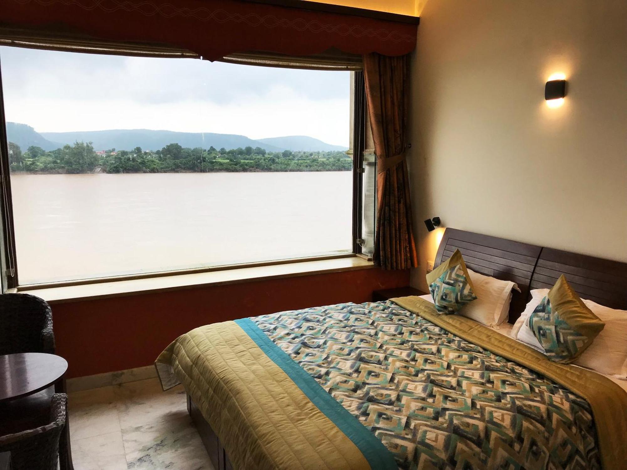 Treehouse Narmade A Riverfront Resort & Spa Narmadapuram Hoshangabad Екстер'єр фото
