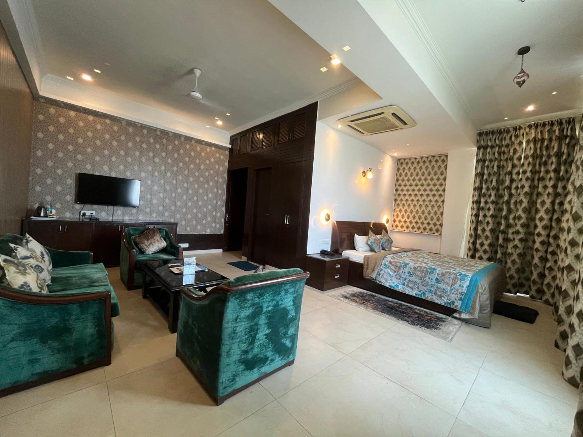 Treehouse Narmade A Riverfront Resort & Spa Narmadapuram Hoshangabad Екстер'єр фото