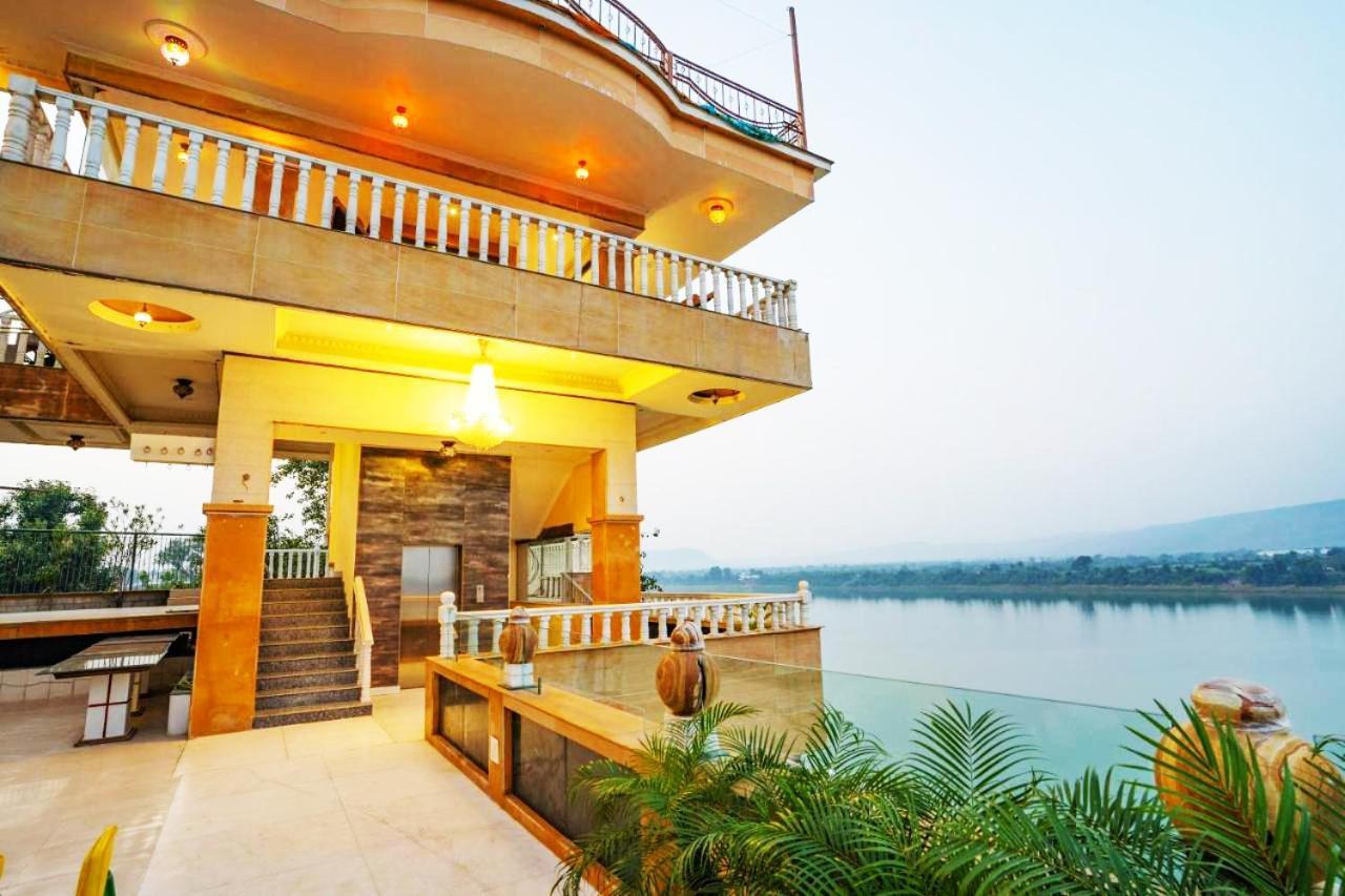 Treehouse Narmade A Riverfront Resort & Spa Narmadapuram Hoshangabad Екстер'єр фото
