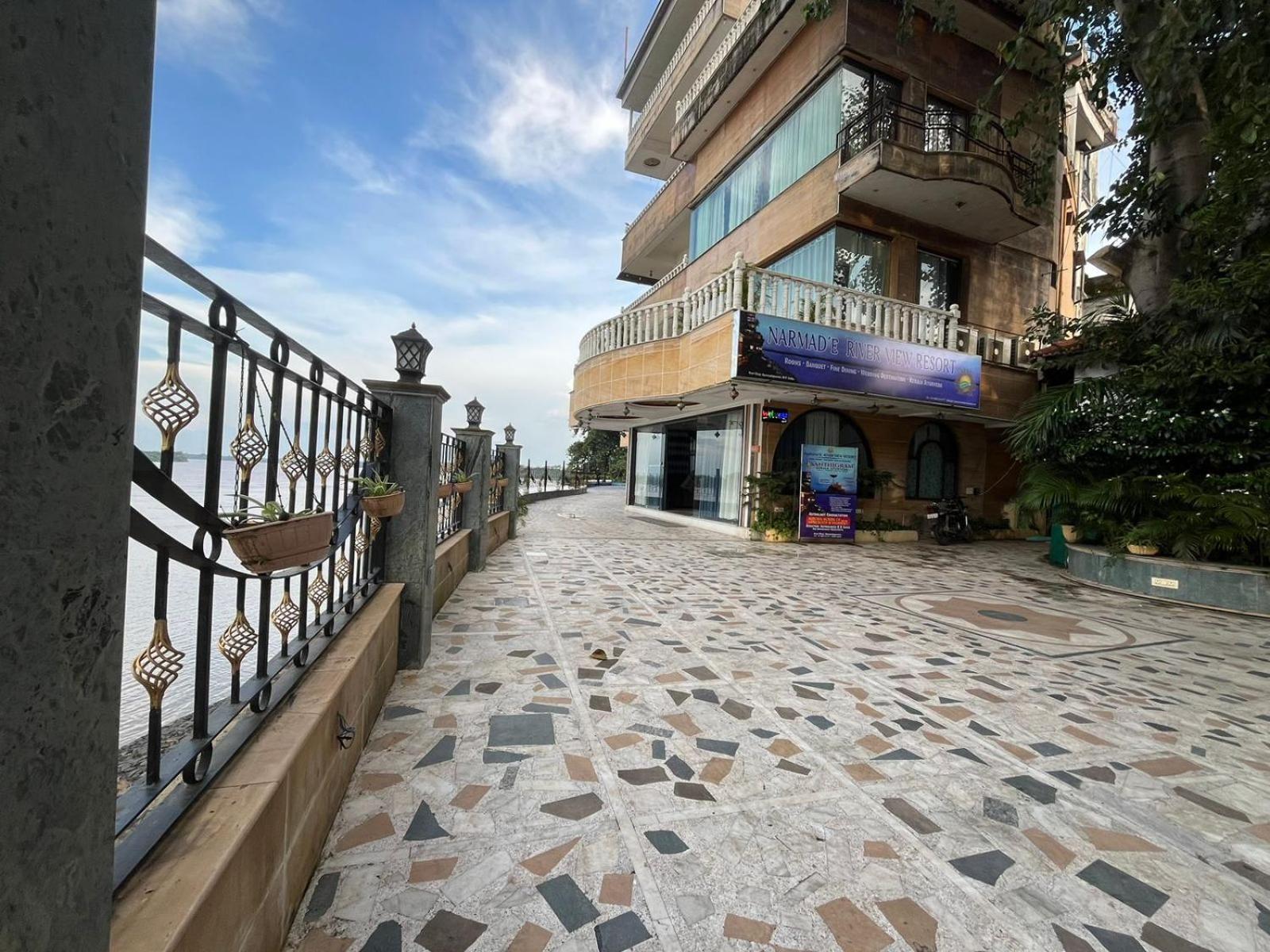 Treehouse Narmade A Riverfront Resort & Spa Narmadapuram Hoshangabad Екстер'єр фото